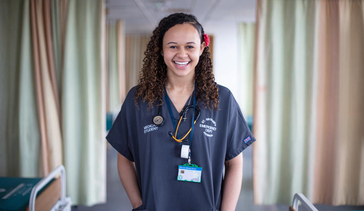 Breaking into medicine: doctors relive their experiences