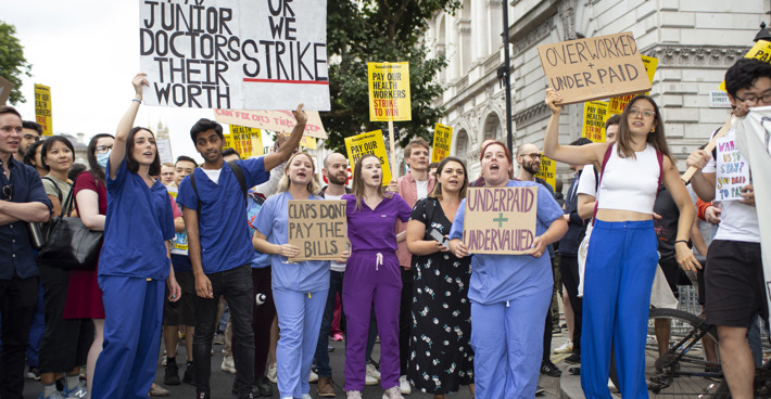 Junior doctor pay protest crowd July 2022