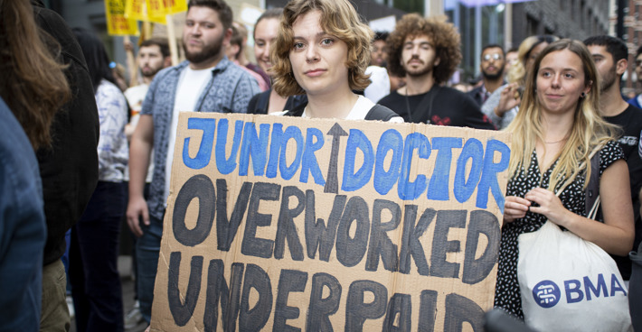  Junior doctor pay protest 2022 crowd and banner