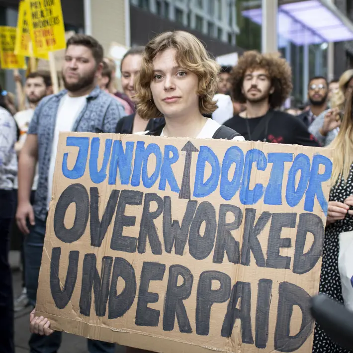  Junior doctor pay protest 2022 crowd and banner